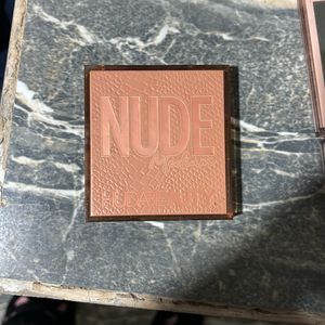 Huda Beauty Eyeshadow