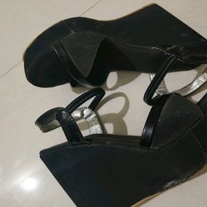 Black Wedge