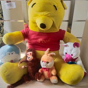 Big Size Pooh With 4 Other Plushies