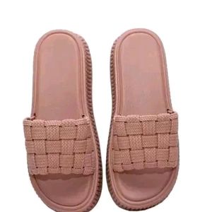 Women's slippers