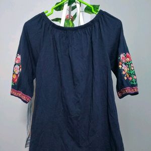 Off Shoulder Embroidery Top