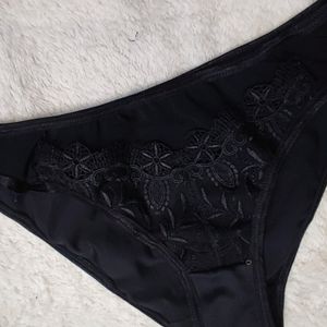 28 Size Black Embroidery Look