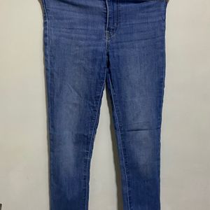 Levis High Waist Jeans