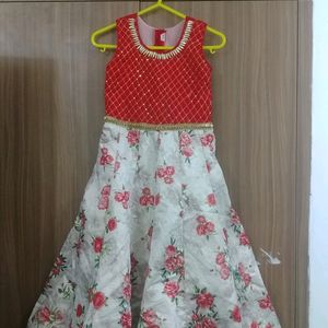 We Are Selling Red And White Colour Frock For 10yr