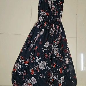 Selling Sleeveless Pretty Gown