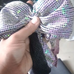 Hair Bow With Alegator