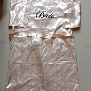 WOMAN BRIDE MAKEUP DRESS