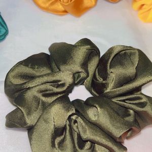 Retro Fluff Scrunchie