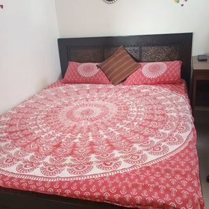 Rose White Cotton Double Bedsheet