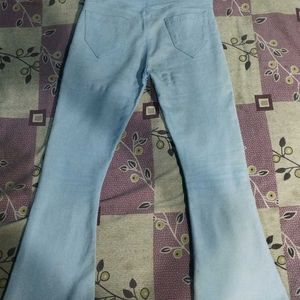 I'M SELLING JEANS