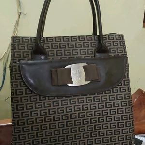 Classy Handbag 👜