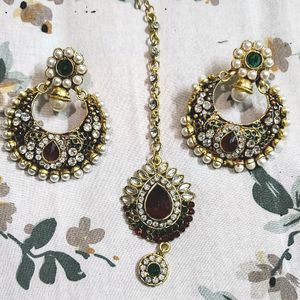 Kunadan Earrings And Maangteeka Set