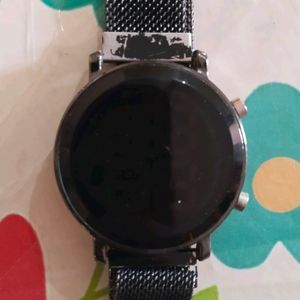 Unisex Watch With Digital Dial