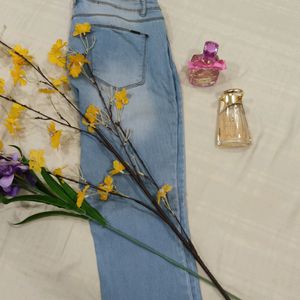 Sustainable Stylish Blue Jeans On a Budget!