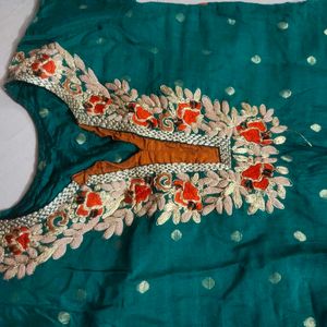 Elegant Green Embroidered Kurti Women