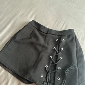 Cute black skorts