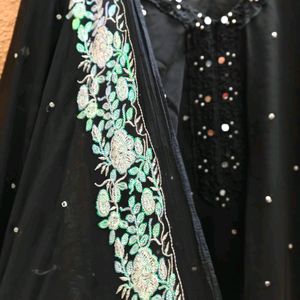 Combo Of Black Stitched Top & Dupatta