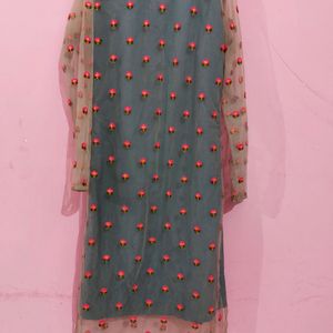 Women Floral Embroidered Kurta