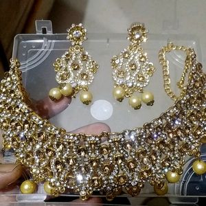 Bridal Necklace Set With Mangteeka