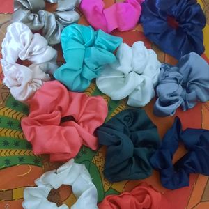 Beutyfull 😍 Multicolour Scrunchies