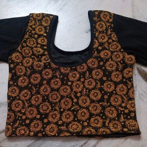 Black stractable Blouse