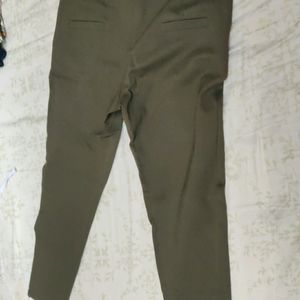 💋An OLIVE GREEN JEGGINGS IN XXL SIZE