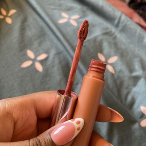 Lakme 9to5 Weightless Mousse Lipstick