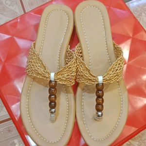 Goldan Damru Chappal