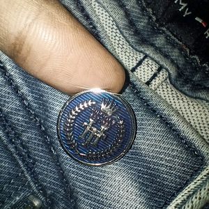 TOMMY HILFIGER JEANS