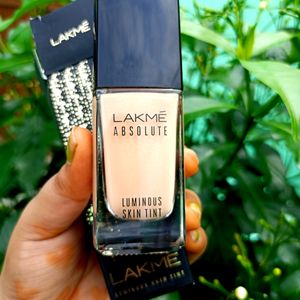 LAKME luminous Skin Tint Foundation