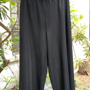 Relaxed Trousers With Side Slit