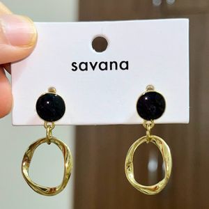 Savana Elegant Black Earrings