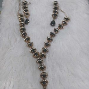 Elegant Black Stone Necklace Set with Crystal