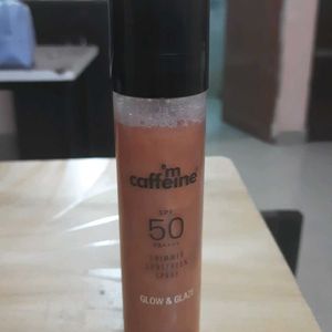 A shimmer sunscreen spray with Spf50 ,PA++++