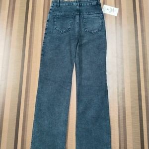 V-15 Size-28 Straight Women Denim Jeans