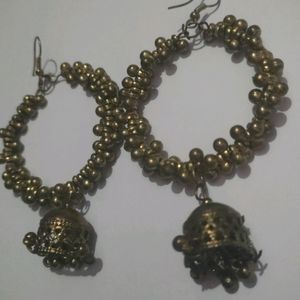 New Fashionable Jhumka Set With Golden Colour