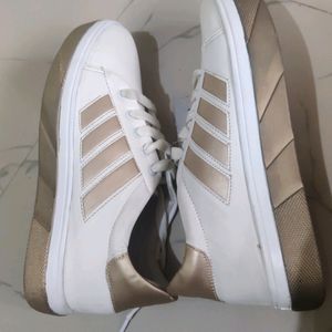 New White And Gold Women Sneakers With Tag