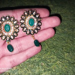 Beautiful Green Earrings Or Studs