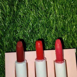 Myglamm Broken Lipstick