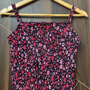 Strectable Cutsleeves Floral Top