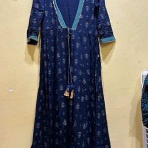 Avaasa Printed A-line Kurta With Jacket Size XS