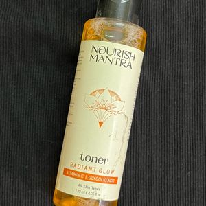 Instant Glow Vitamin C & Glycolic Acid Toner