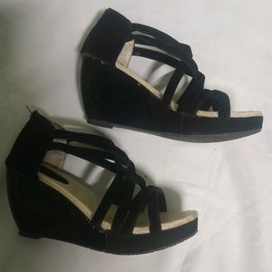 ZIPPER HEELS (WEDGES)