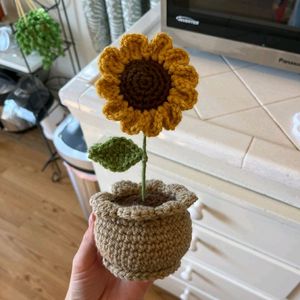 Crochet Sunflower Pot 🌻