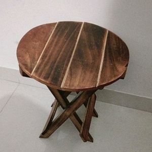 Small Foldable Wooden Table
