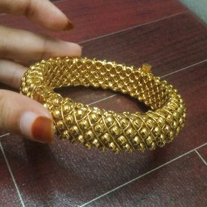Gold Plated Traditional Studded Screwed Bangle