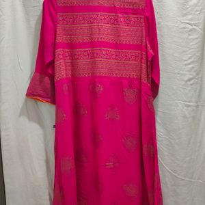 Avaasa Rani Pink Kurti With Matching Leggings Set