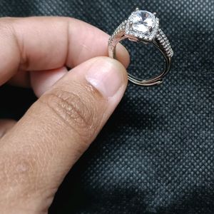 Adjustable Oval Shaped Diamond Stone Embedded Ring