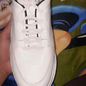 Men Sneker Size 7 Uk