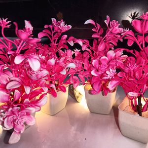 4 Artificial Flowers Pot